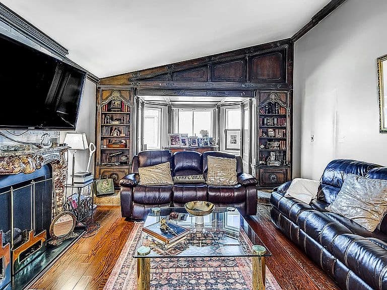 Listing photo 3