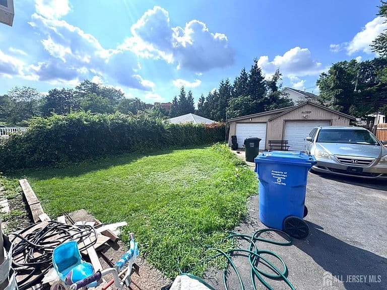 Listing photo 5