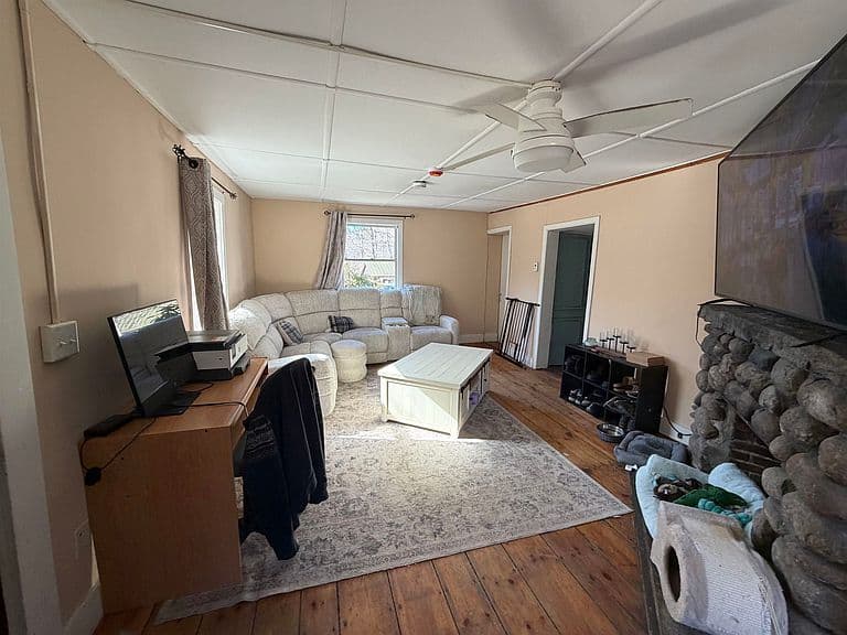 Listing photo 5