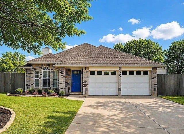 Listing photo 2