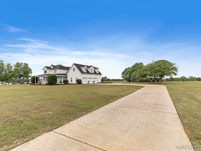 Listing photo 5