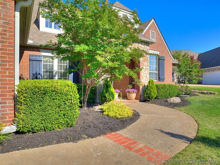 Listing photo 3