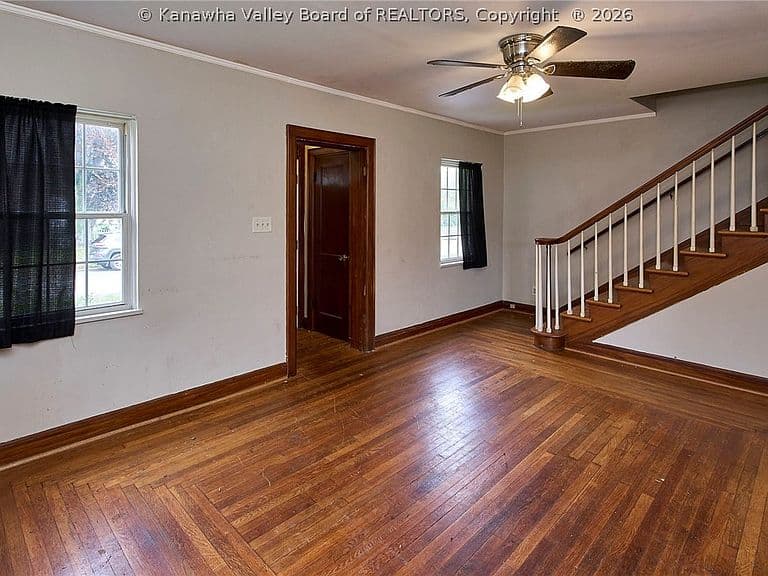 Listing photo 3