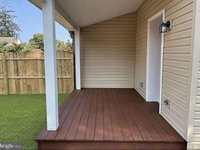 Listing photo 5