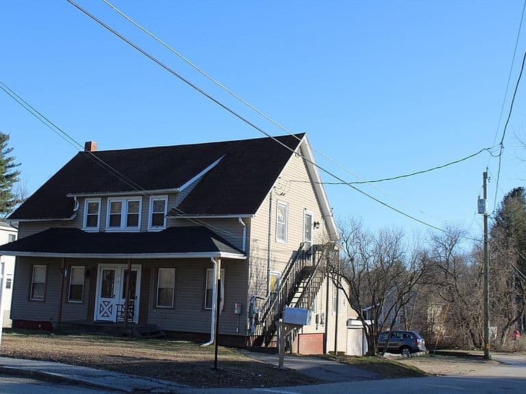 Listing photo 4