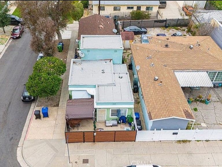 Listing photo 3