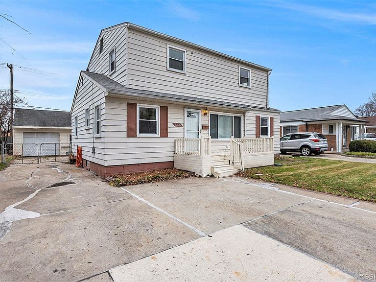 Listing photo 2