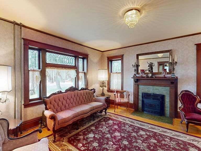 Listing photo 3