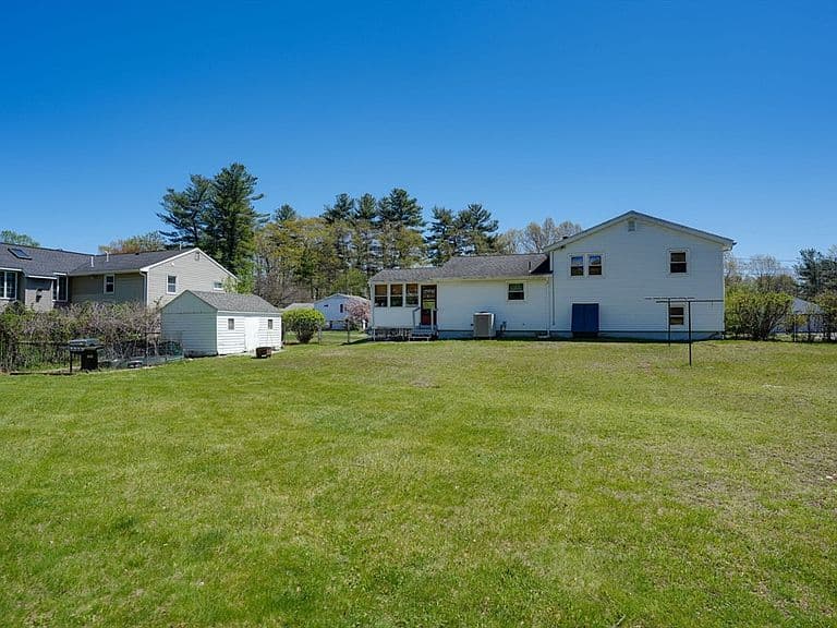 Listing photo 4