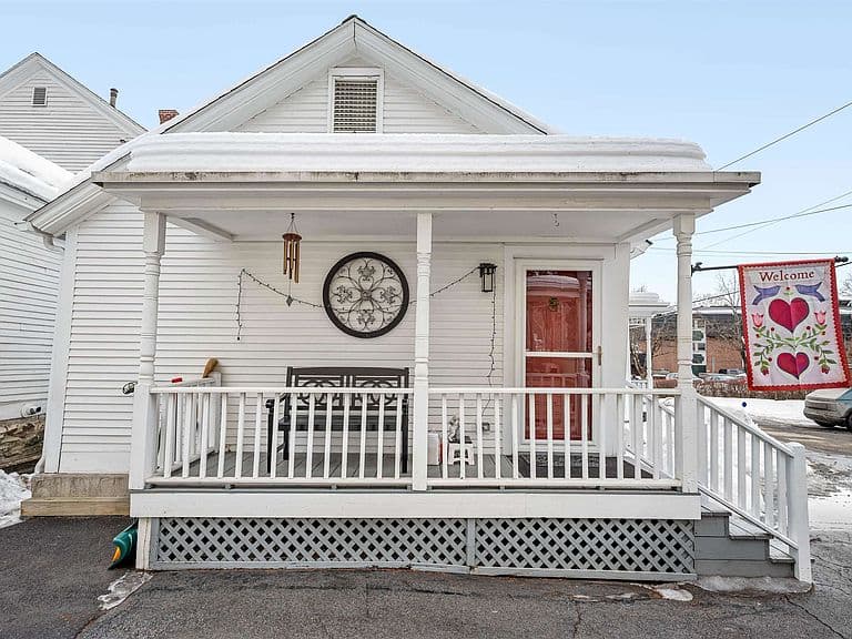 Listing photo 2