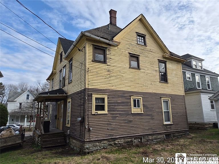 Listing photo 2
