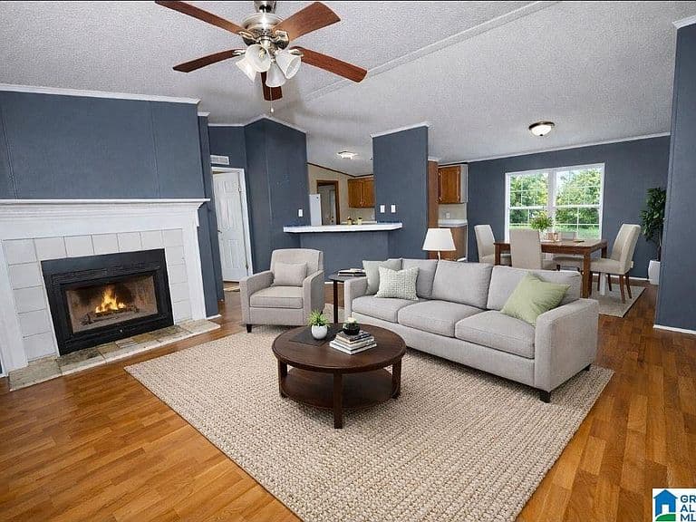Listing photo 5