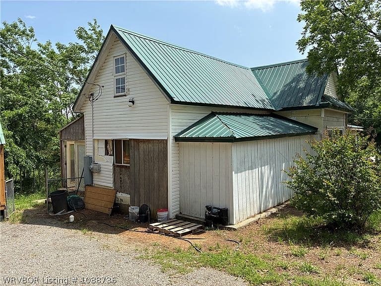 Listing photo 5