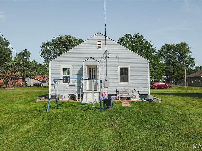 Listing photo 5