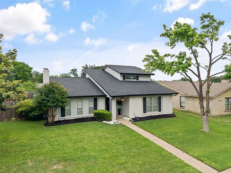 Listing photo 3