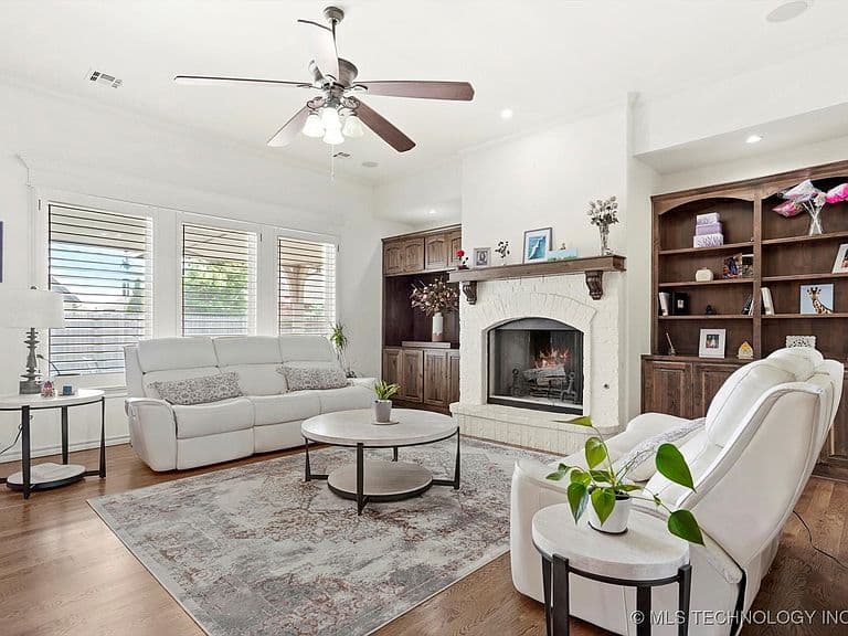 Listing photo 4
