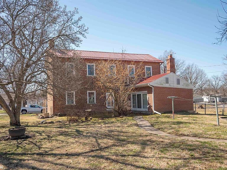 Listing photo 4