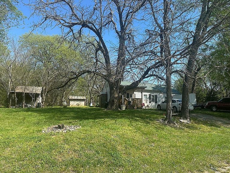 Listing photo 4