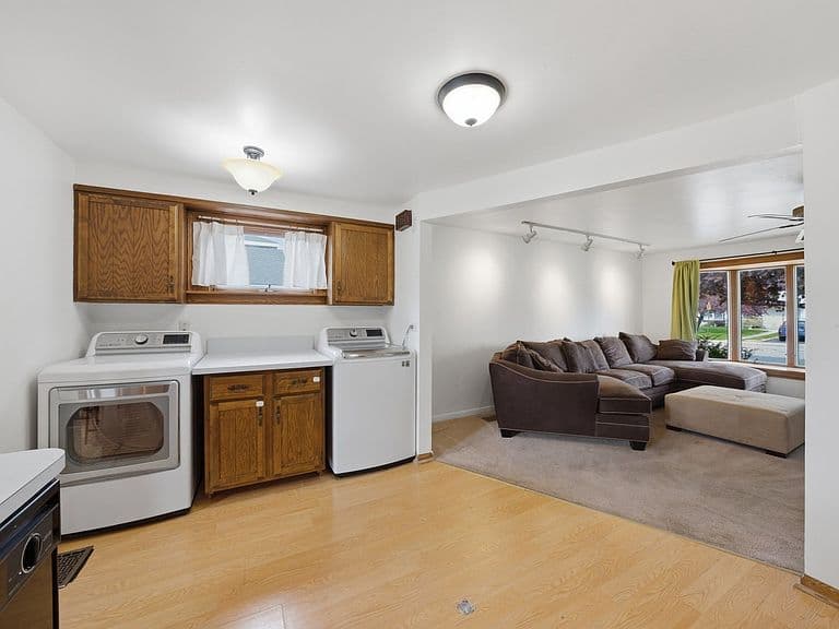 Listing photo 4