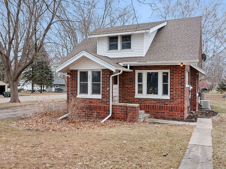 Listing photo 5