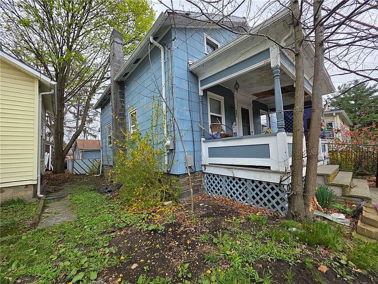 Listing photo 2