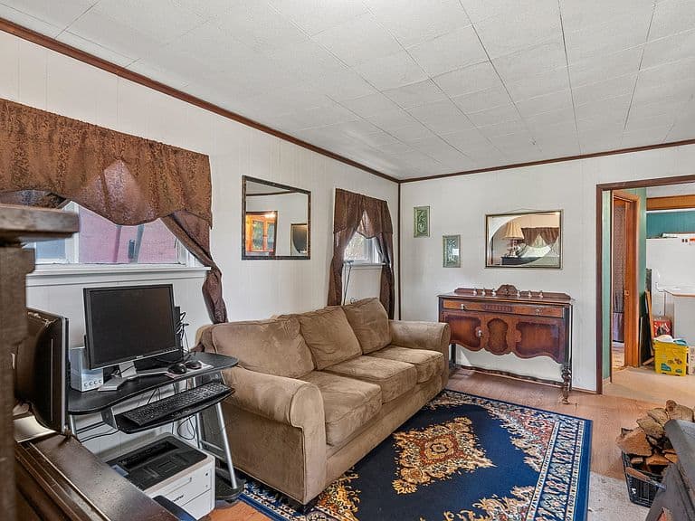 Listing photo 5