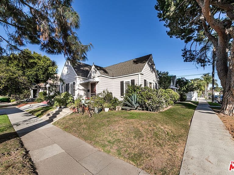 Listing photo 4