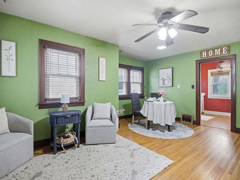 Listing photo 4