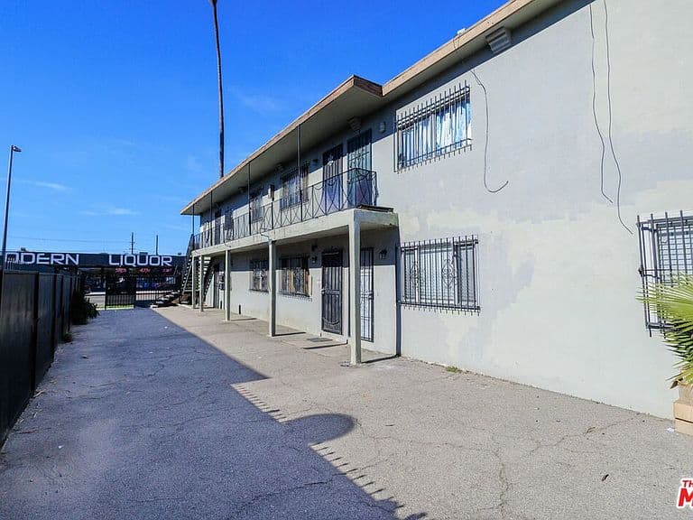 Listing photo 5