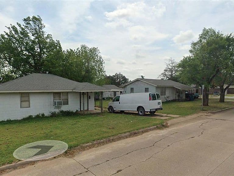 Listing photo 5