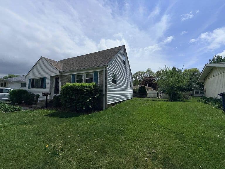 Listing photo 3