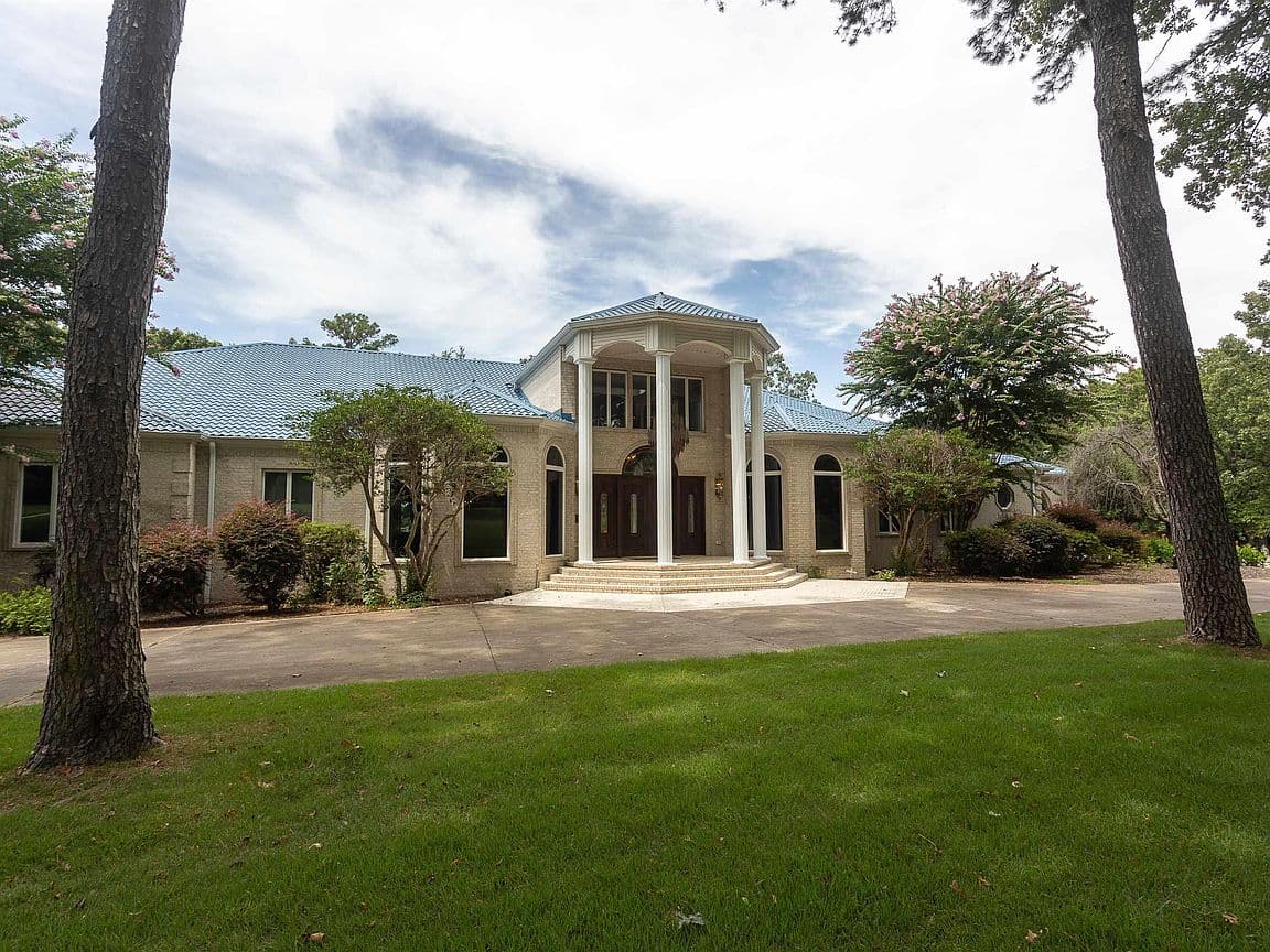 Primary listing photo