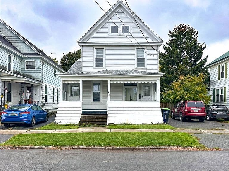 Listing photo 2