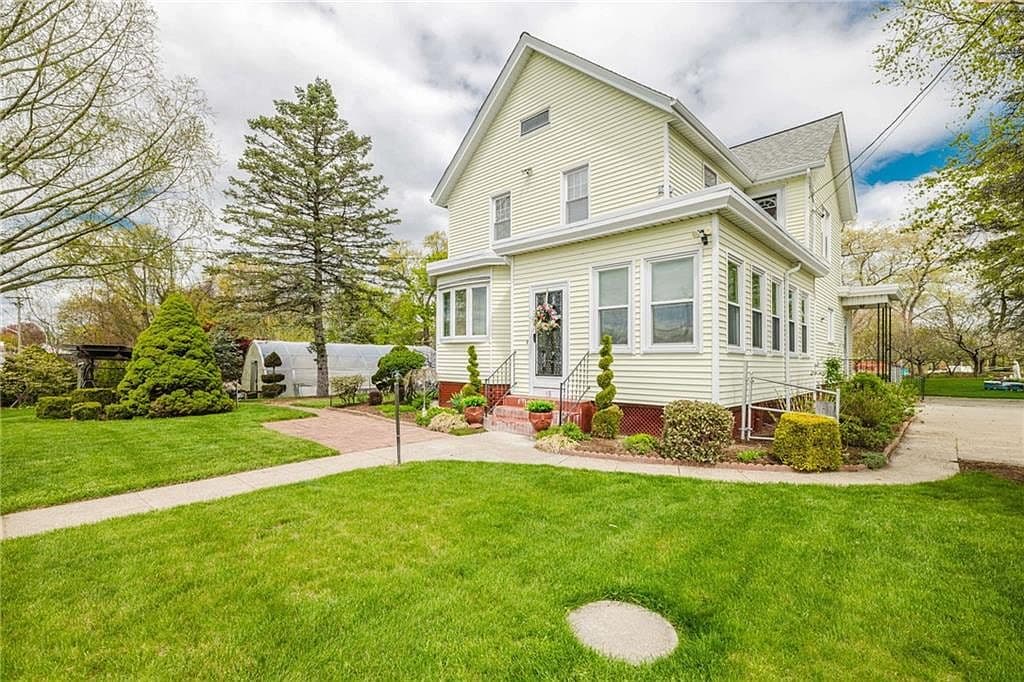 Primary listing photo