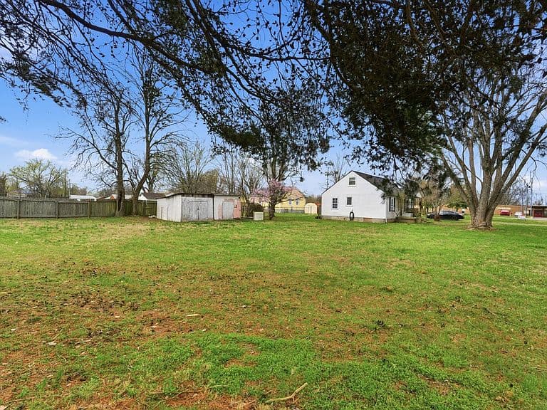 Listing photo 5