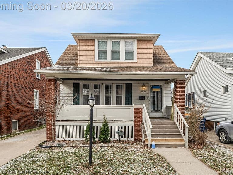 Listing photo 2