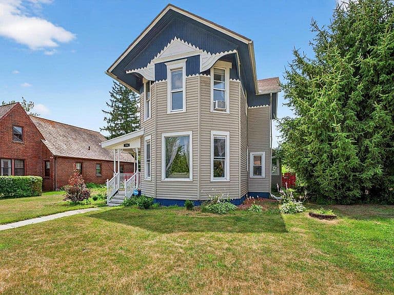 Listing photo 3