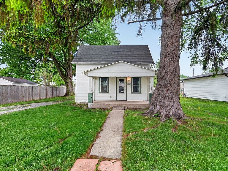 Listing photo 2