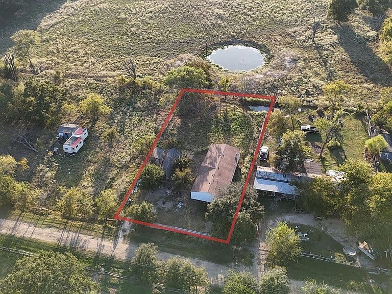 Listing photo 4