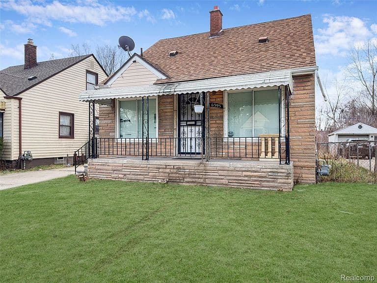 Listing photo 2