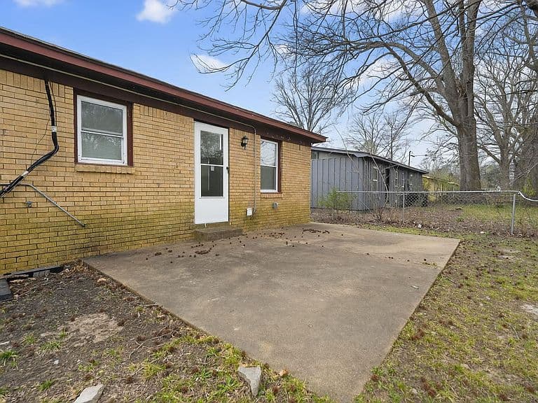 Listing photo 5