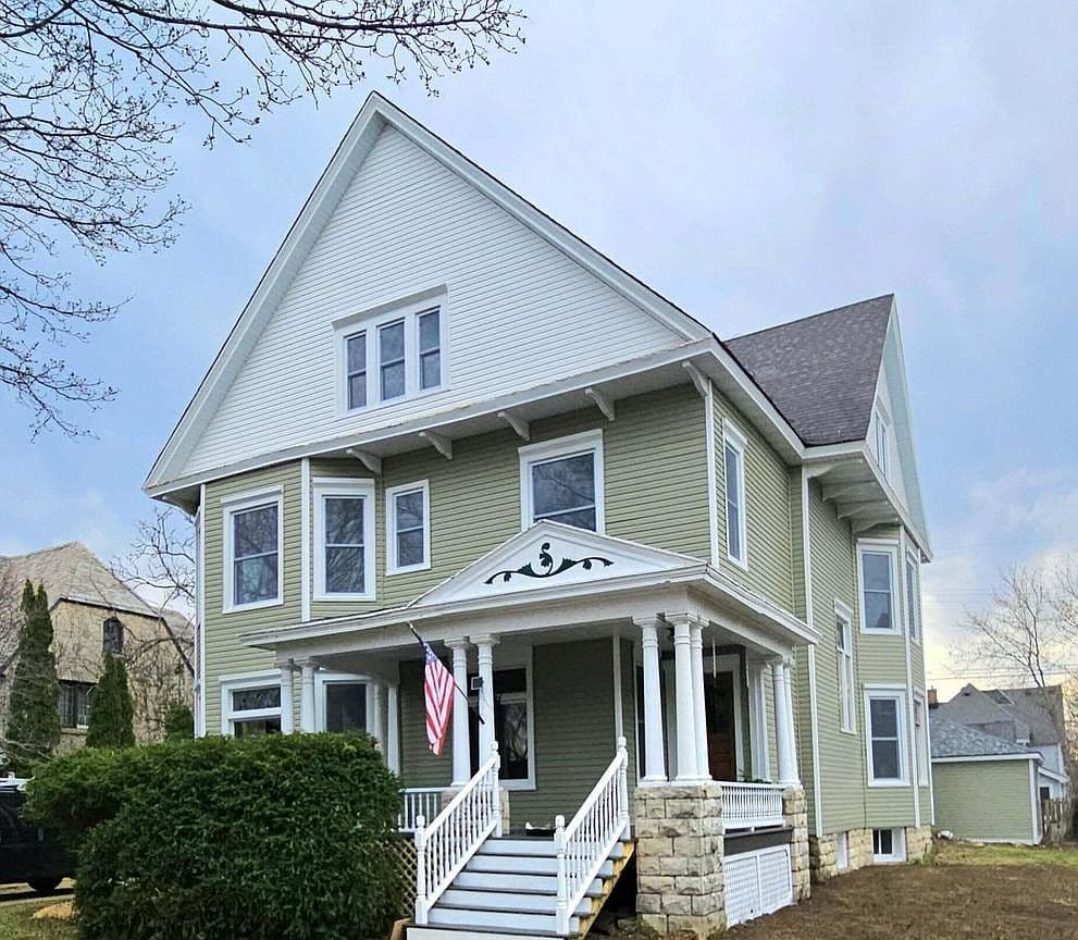 Primary listing photo