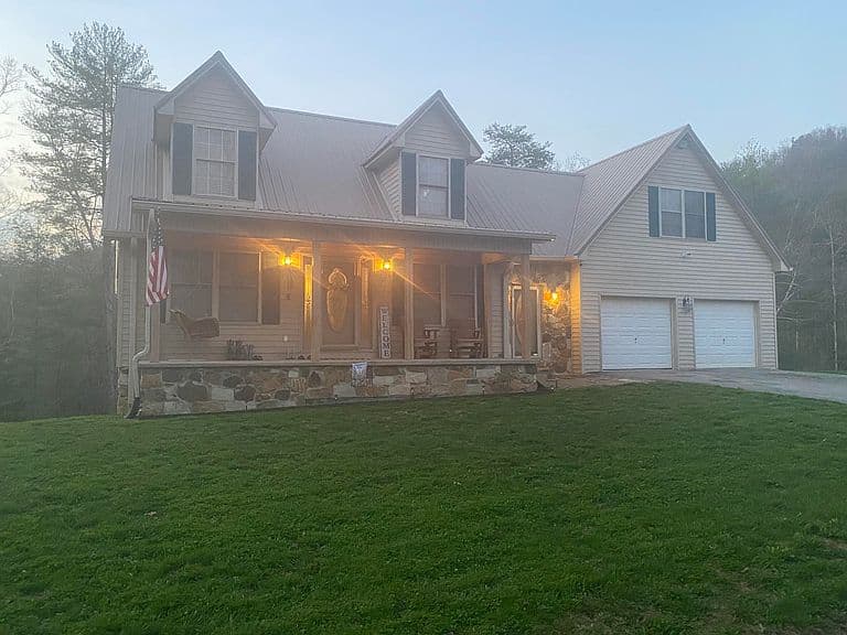 Listing photo 2