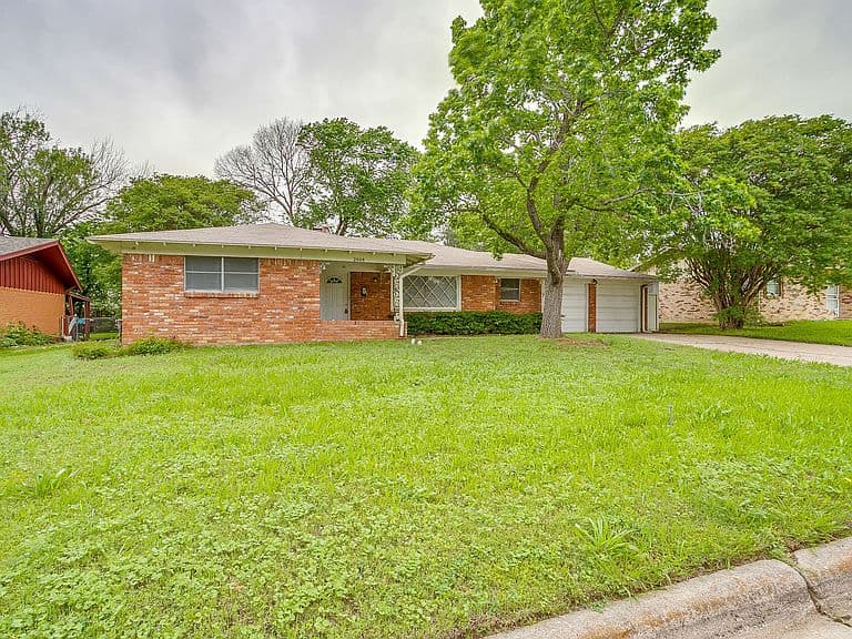 Listing photo 3