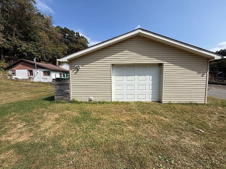 Listing photo 5