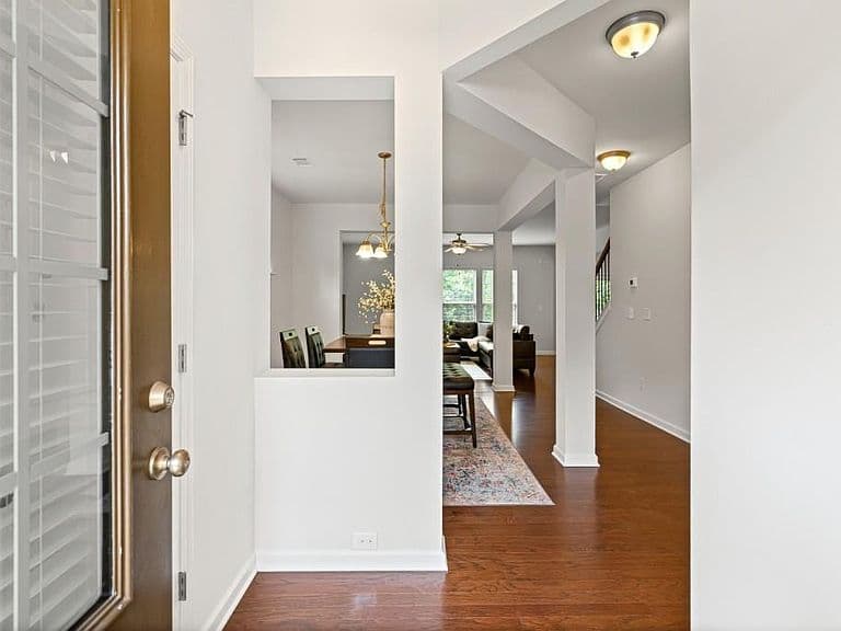 Listing photo 5