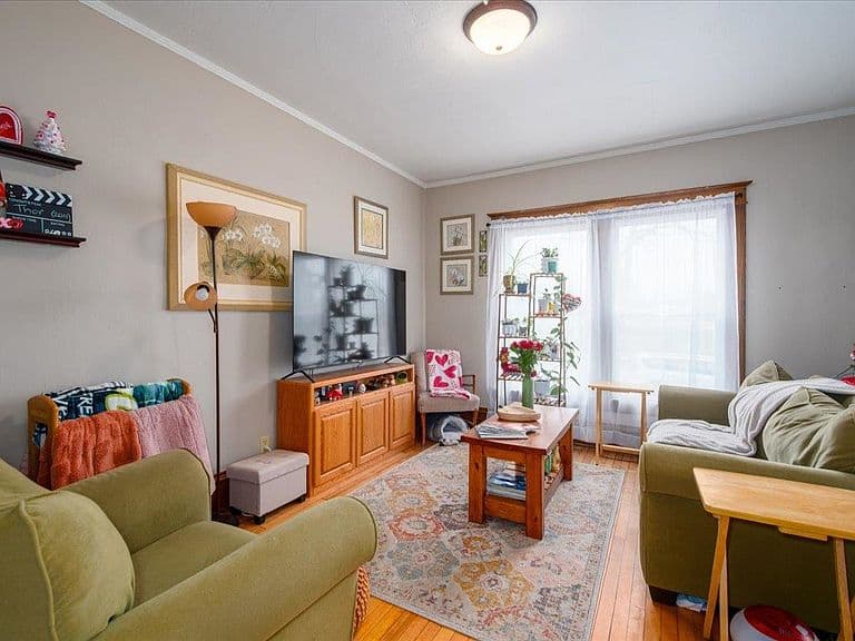 Listing photo 5