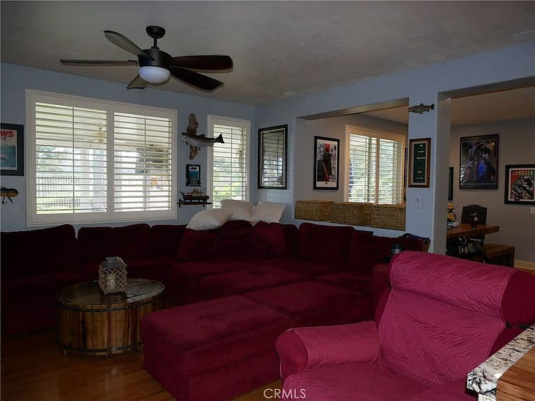 Listing photo 3