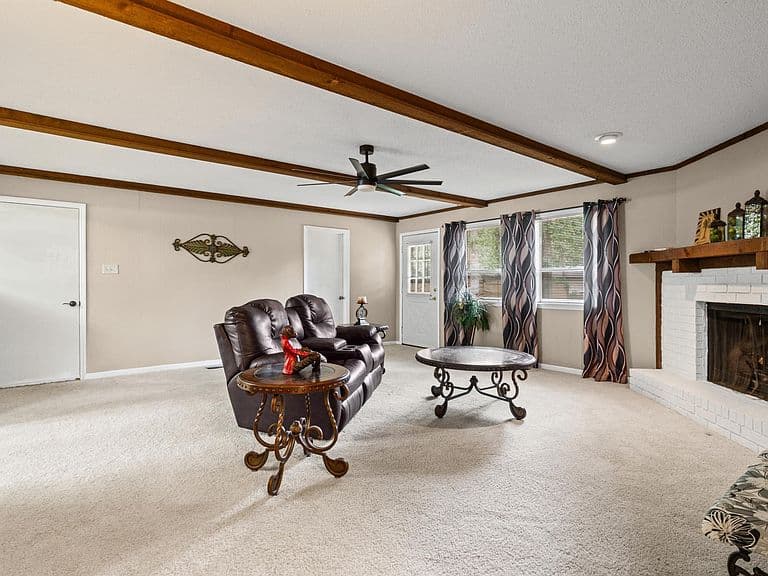Listing photo 5