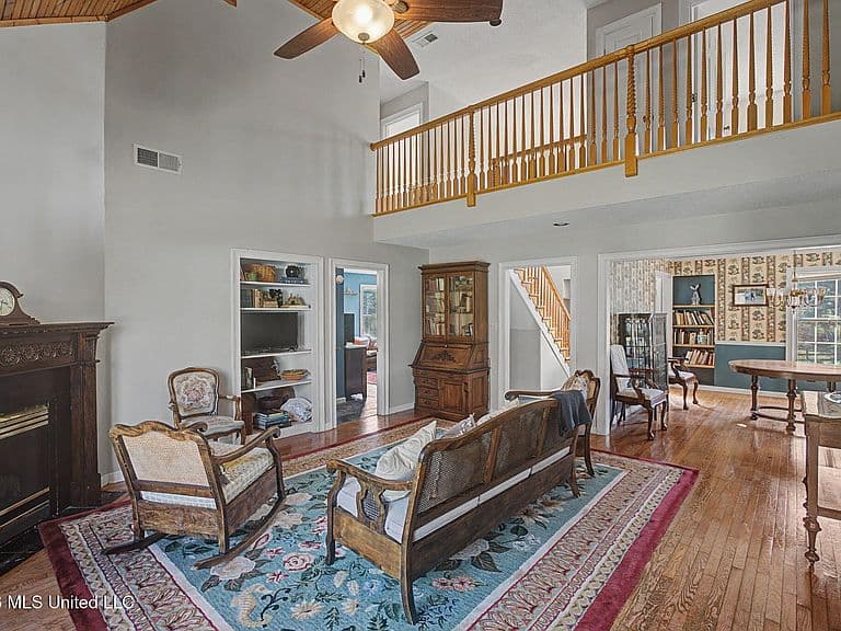 Listing photo 4